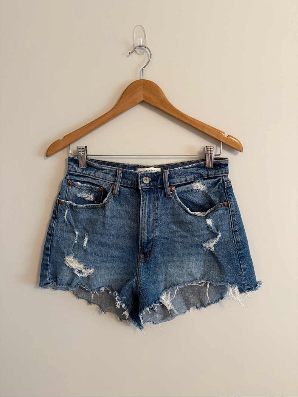 ABERCROMBIE 4” MOM SHORT